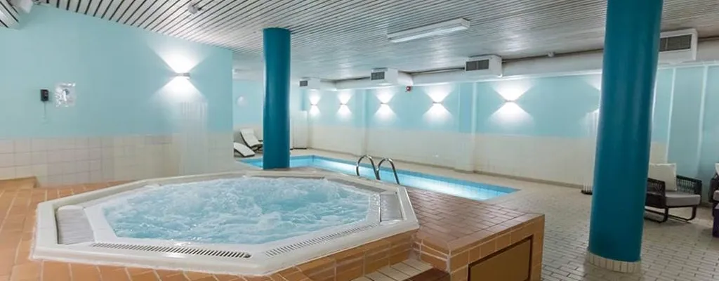 Quality Hotel™ Royal Corner