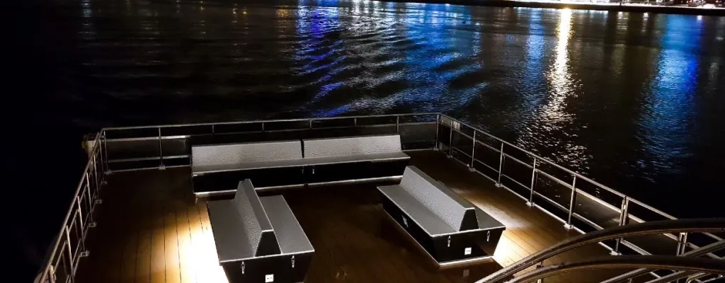 Northern Lights cruise in Atlantis footprints