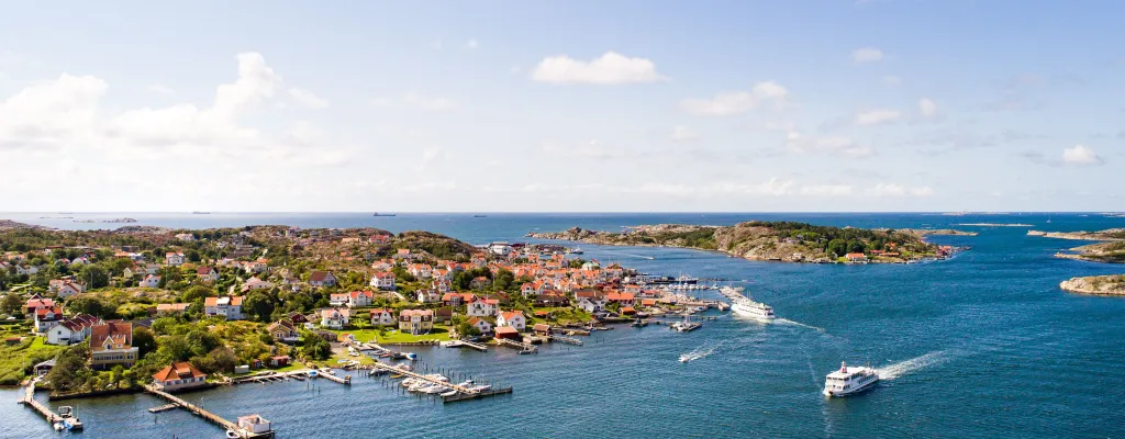 Coast, archipelago and Vinga lighthouse