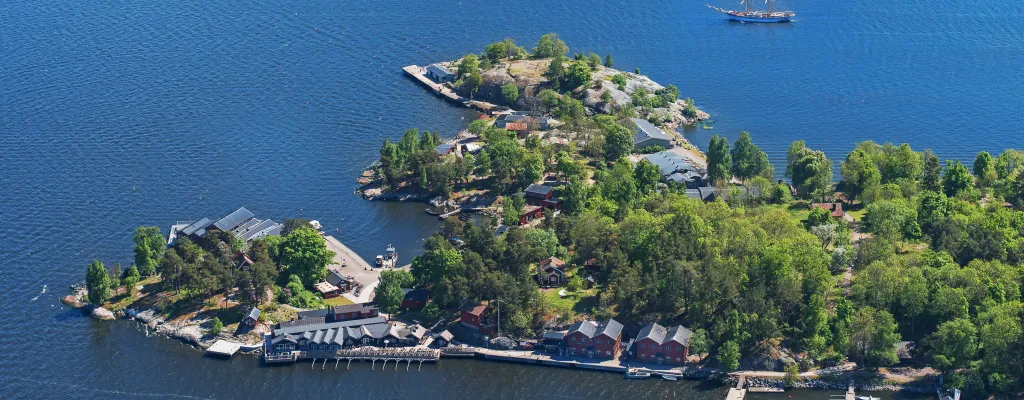 Experience Stockholm Archipelago: Hotel Package with boat ticket to Fjäderholmarna